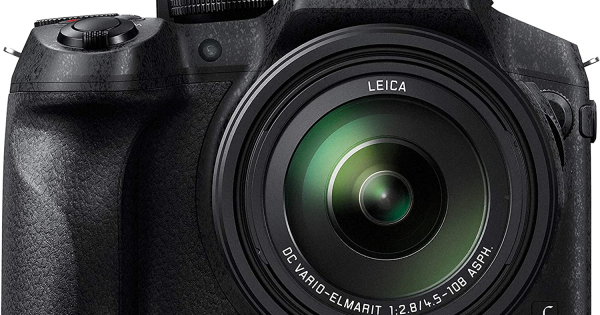 Dealmonday | Panasonic Lumix DMC-FZ300 (12.1MP, 24x Optical Zoom